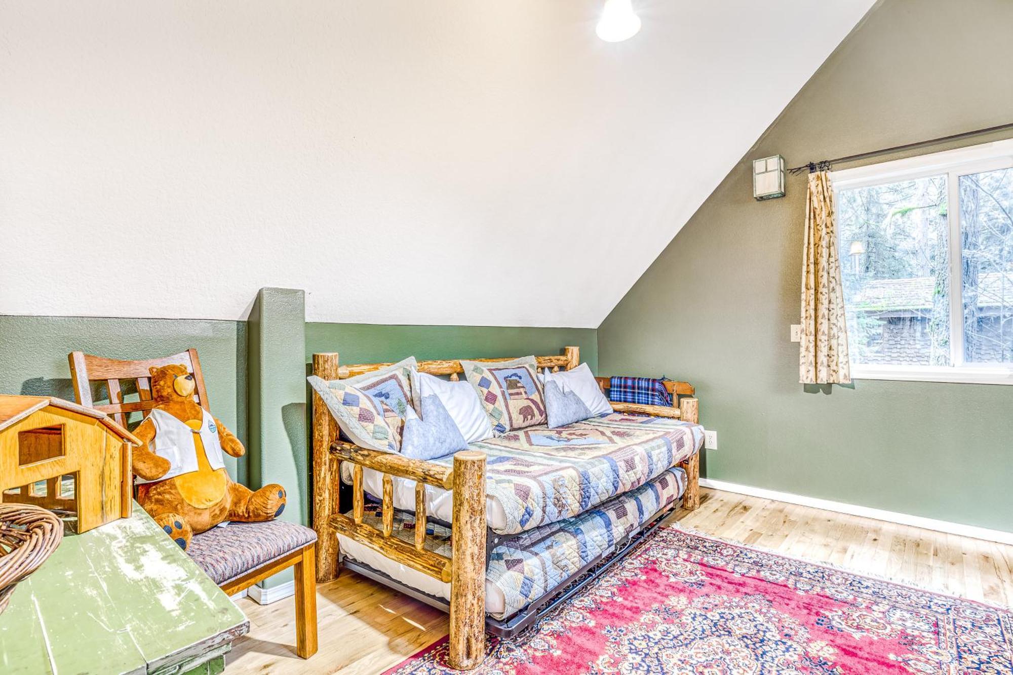 Roaring River Retreat Welches Room photo